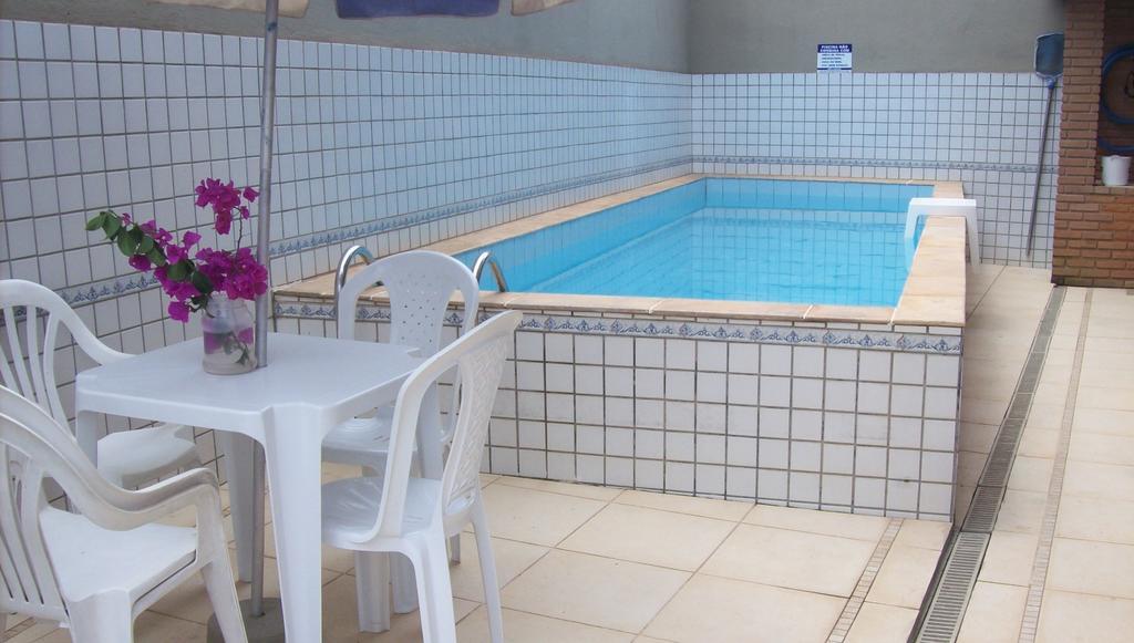 Sobrado Com Piscina Em Condomino Fechado A 150 M Da Praia Caraguatatuba Δωμάτιο φωτογραφία